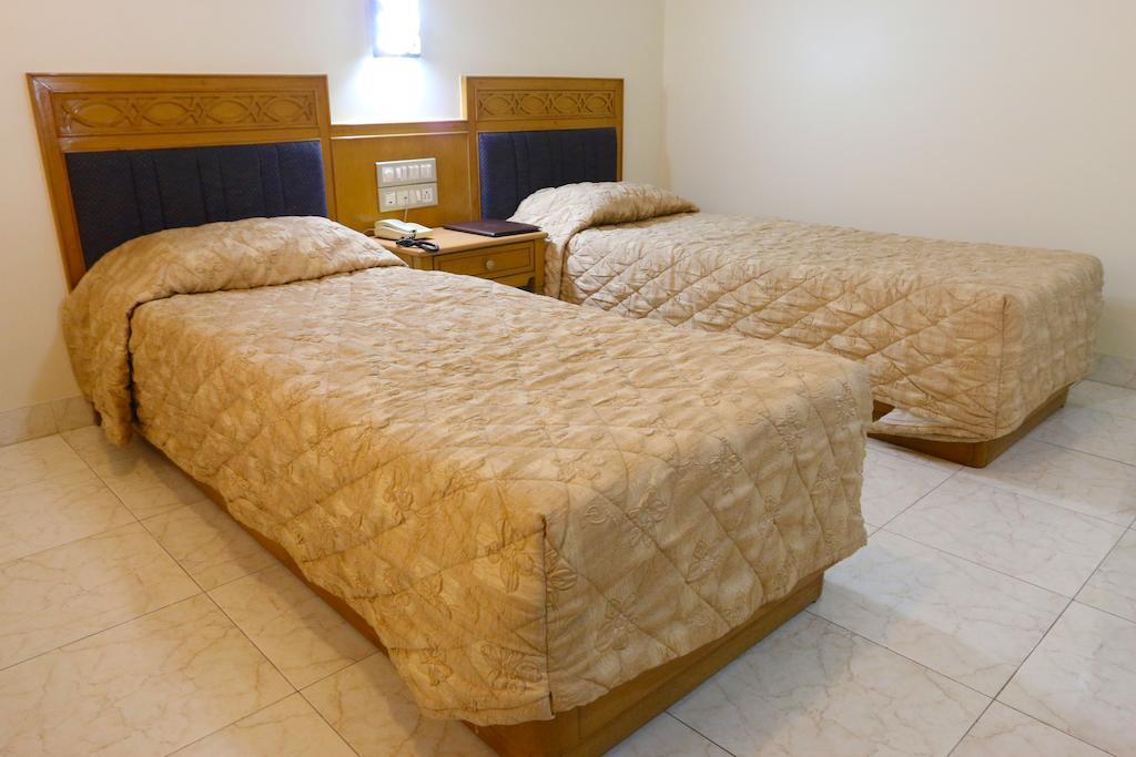 The Ambassador Hotel Pune Room photo
