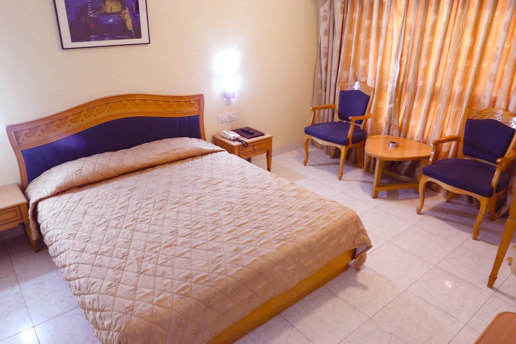 The Ambassador Hotel Pune Room photo
