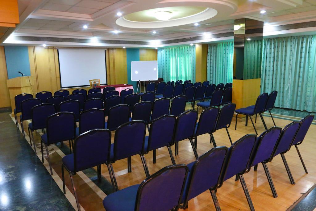The Ambassador Hotel Pune Exterior photo