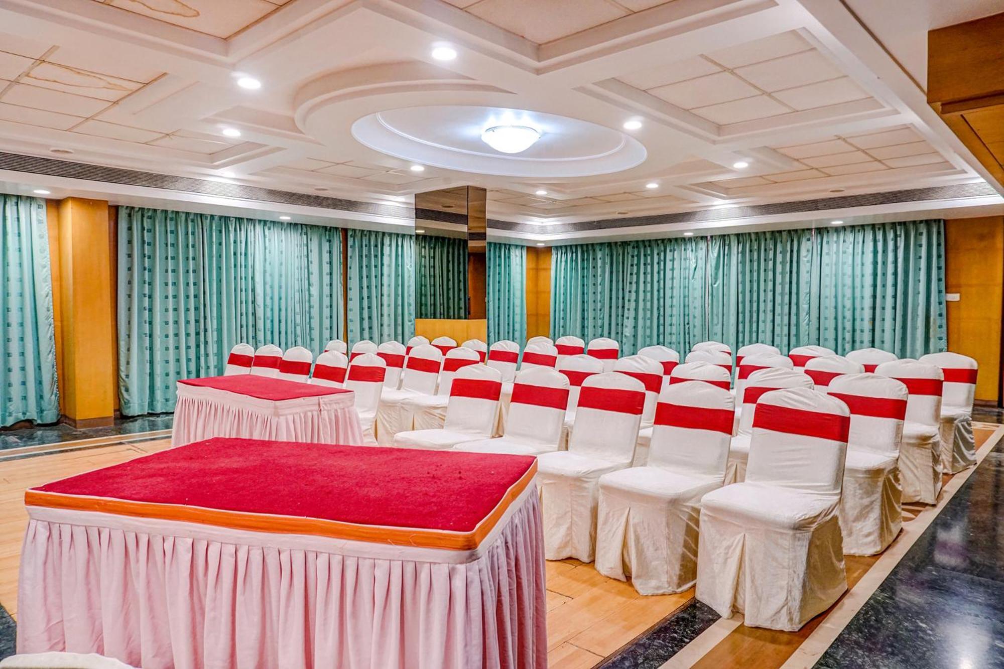 The Ambassador Hotel Pune Exterior photo