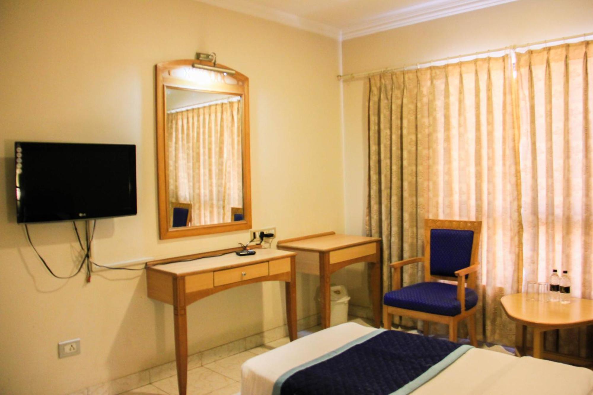 The Ambassador Hotel Pune Exterior photo