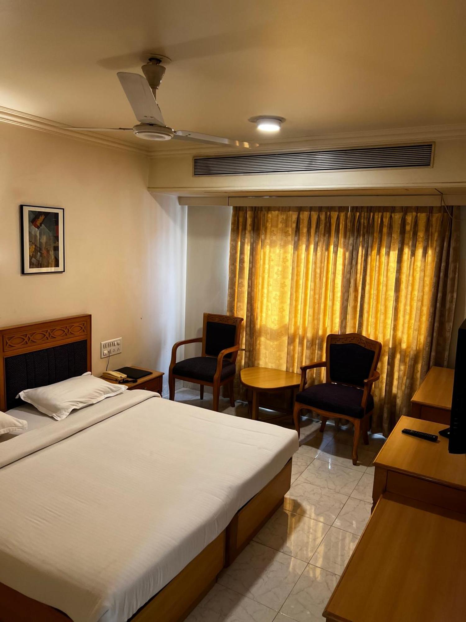 The Ambassador Hotel Pune Exterior photo